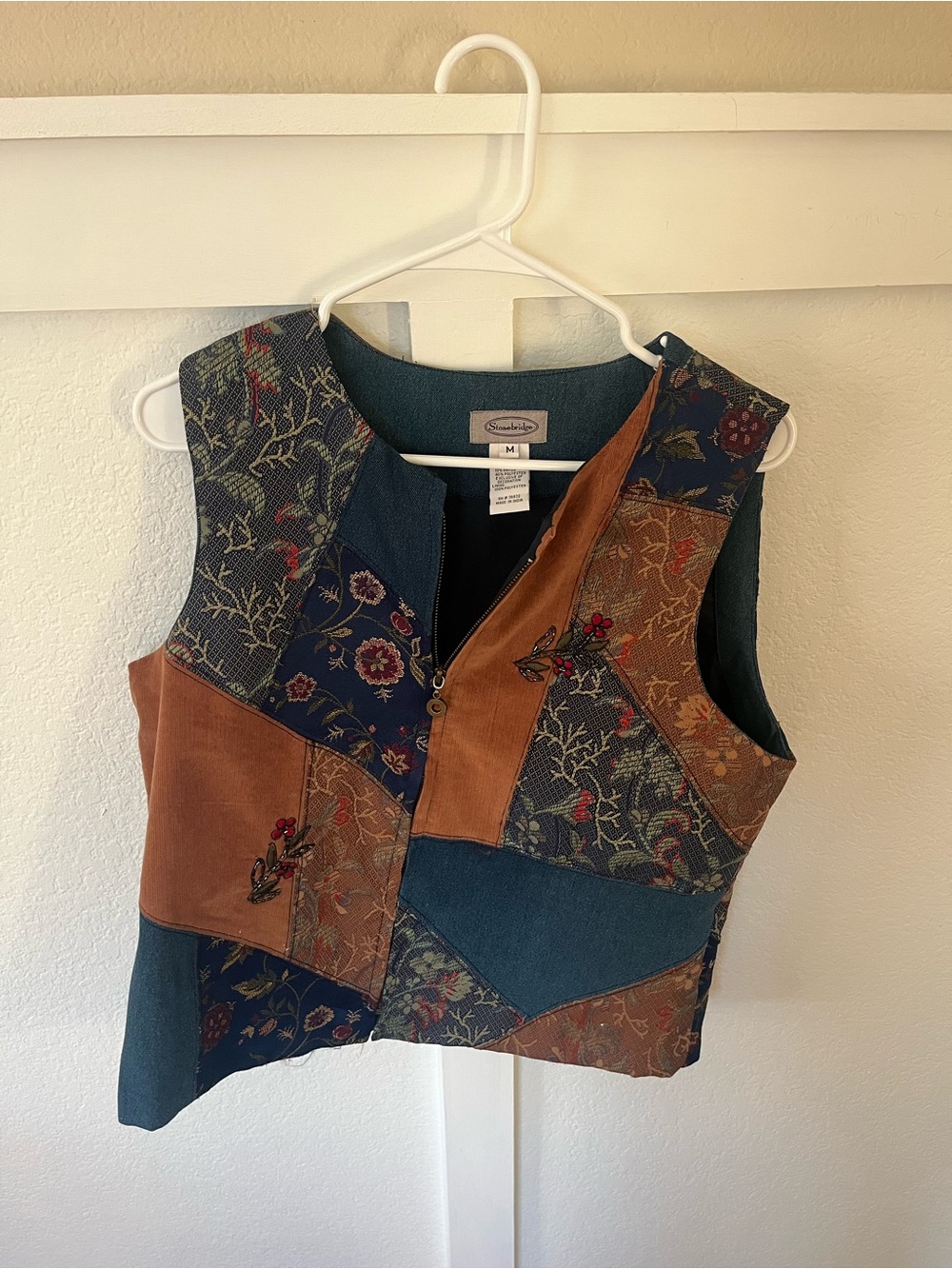 Vintage Stonebridge Women's Medium Patchwork Full-zip Vest.